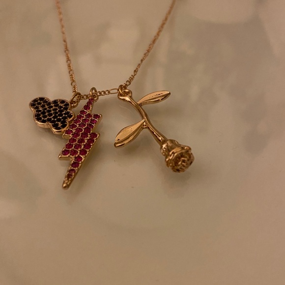 The Vampire’s Wife x H&M Pendant Necklace - Picture 4 of 7